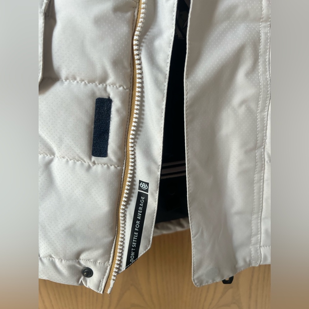 686 Authentic Runway Insulated Jacket Women's - Picture 5 of 8